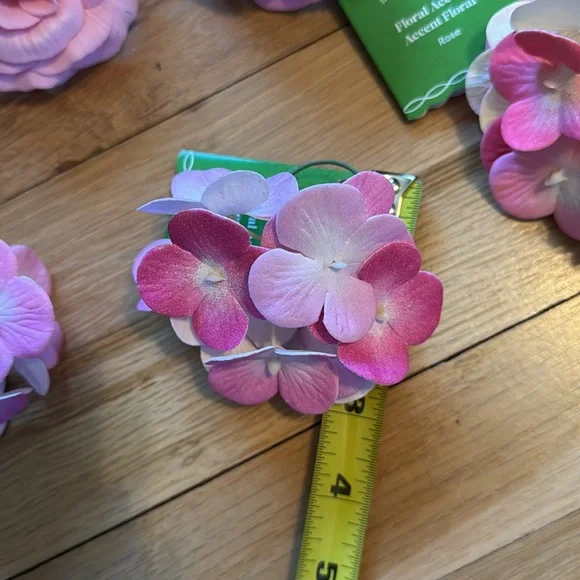NWT Bundle of 13 Assorted Faux Flower Accents - Peony, Rose & Hydrangea 🌹 - Picture 6 of 16